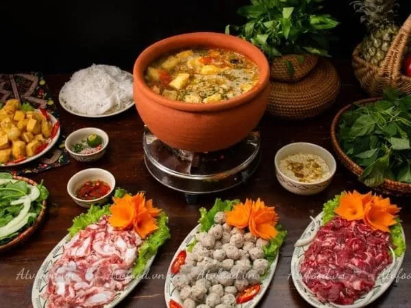 Lẩu Viên Thả Trứng Cá - Công Thức Lẩu Hải Sản Cực Ngon